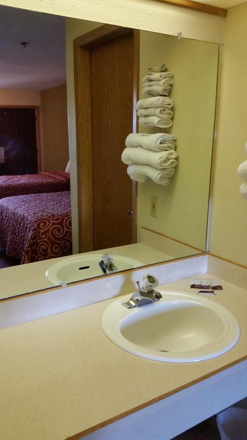 Centralia Inn エクステリア 写真